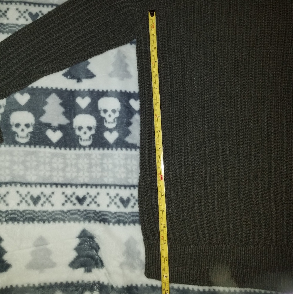 Sweater - Picture 5 of 5